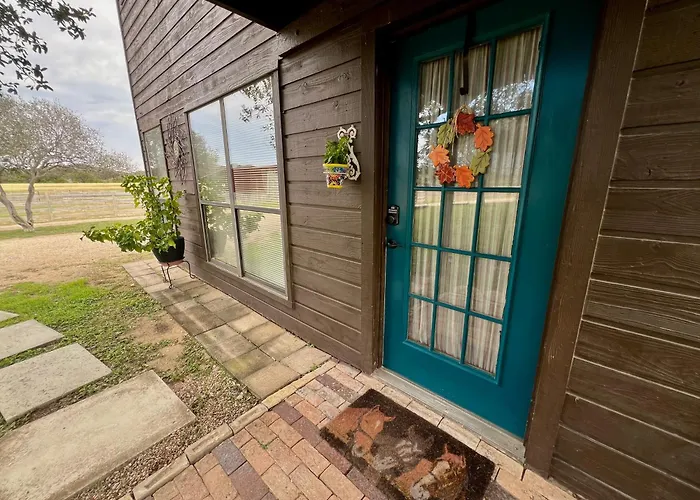 Private Cabin On 100 Scenic Acres With Balcony Views