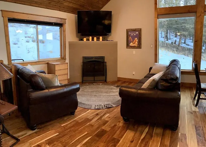 Secluded Fully Stocked Family Friendly Cabin