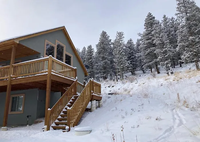 Secluded Fully Stocked Family Friendly Cabin