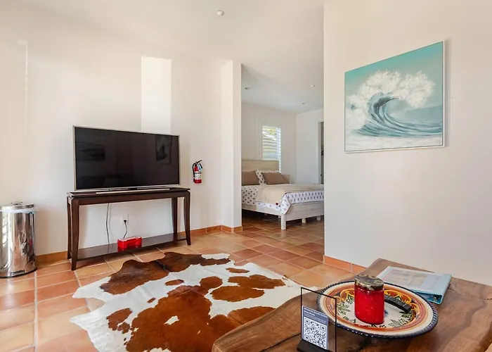 Private Encinitas Casita & Patio