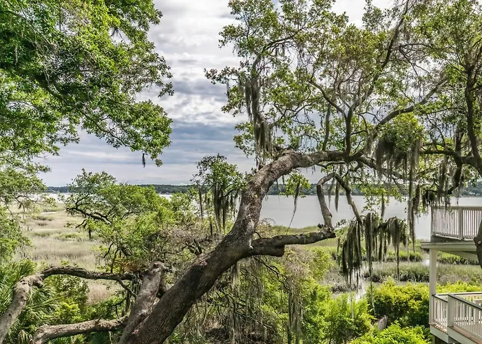 New Listing! Views Of Intracoastal Waterway - Sleep 4