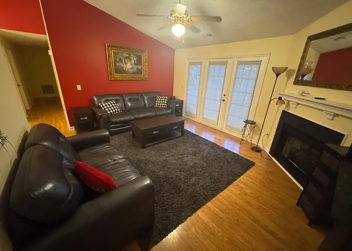 2Bed 2Bath Cozy Apartment Off Guilford College!