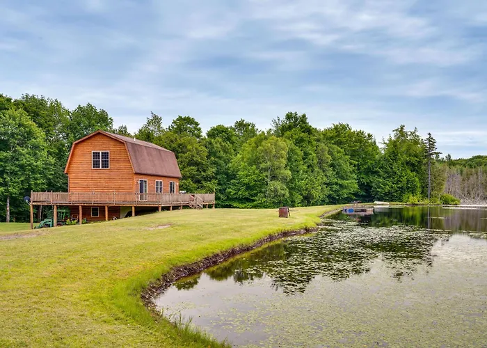 5 Mi To Jay Peak Resort: Cabin W/ Pond Access!