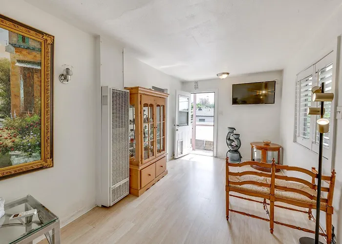 Fullerton Home Base: Easy Access To Dtwn + Csuf!