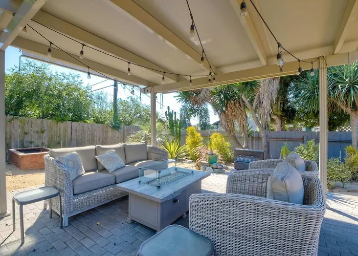 Fresh & Modern 3Br - Just Blocks From Beach