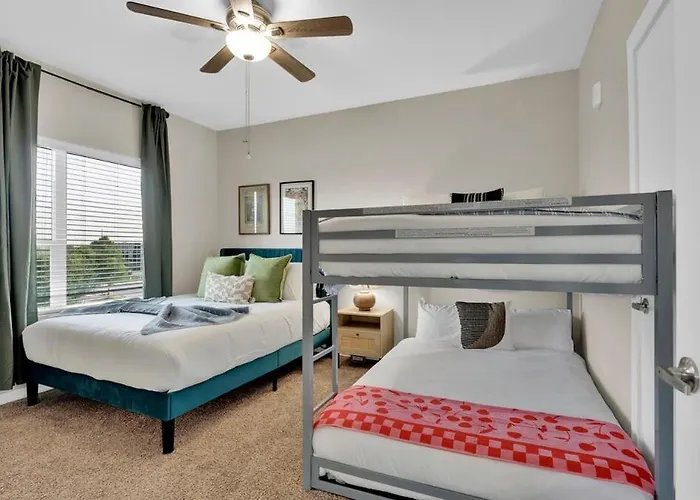 Lux 1B1B With Parking, Pool, Gym, Private Patio Near Austin