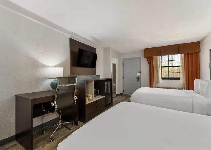 Quality Inn & Suites Airport