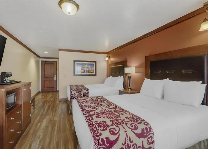 Best Western Plus Greenwell Inn