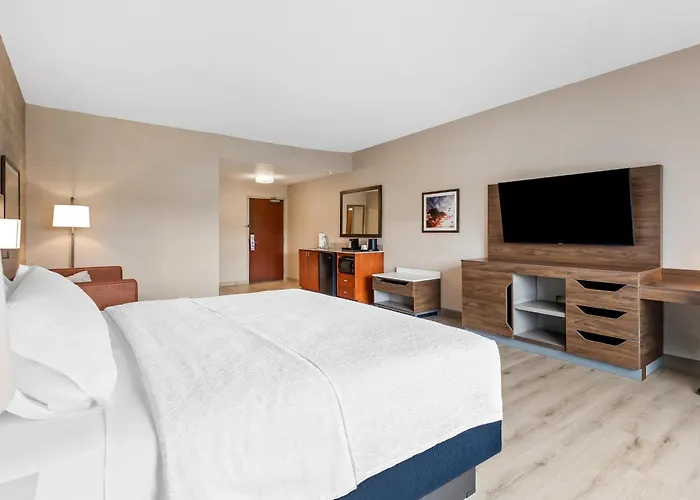 Hampton Inn & Suites Grove City