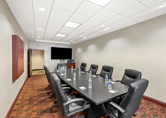 Hampton Inn & Suites Grove City