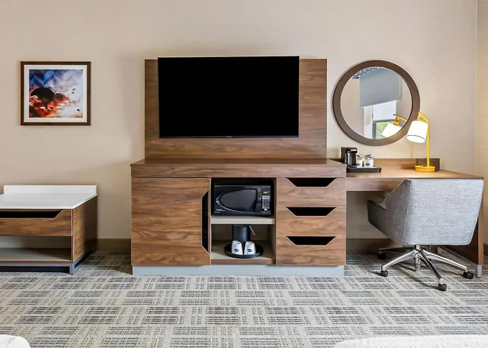 Hampton Inn & Suites Grove City