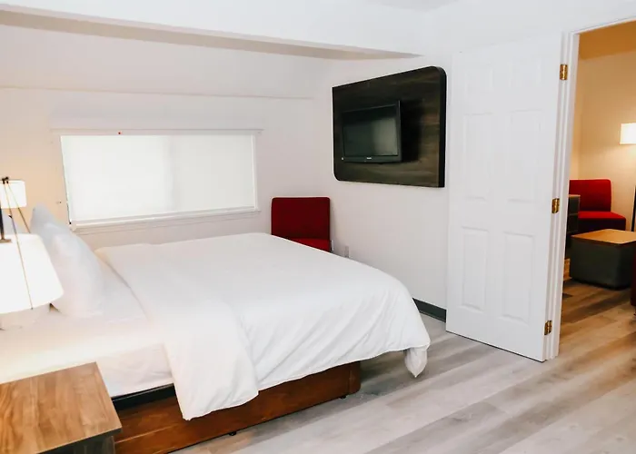 Hawthorn Suites By Wyndham Tinton Falls