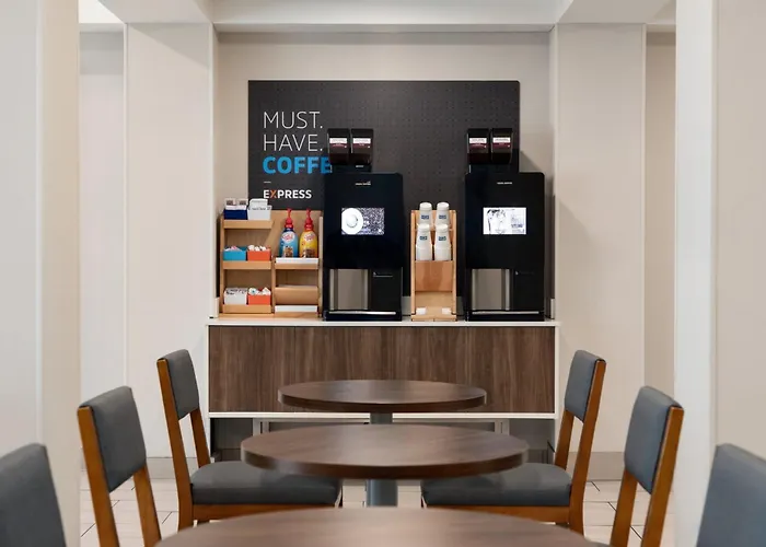 Holiday Inn Express Syracuse Airport By Ihg