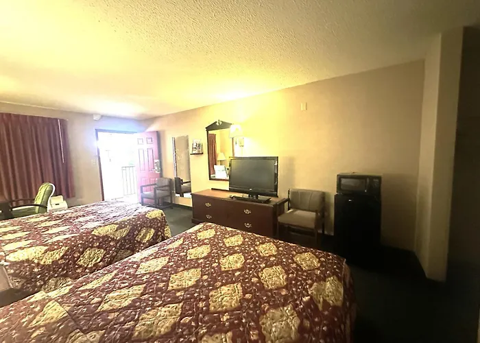Oyo Hotel East Macon I-75