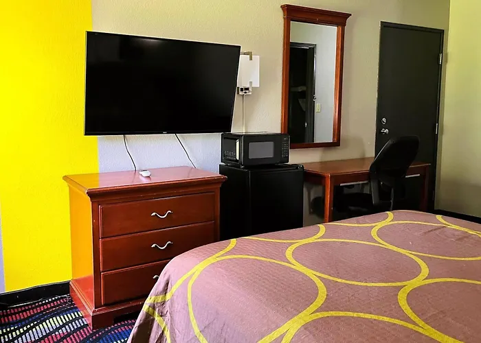 Super 8 By Wyndham Vincennes