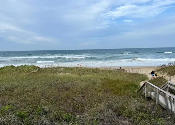New 2026-Ocean Sands Beach Boutique Inn-24Hr Sauna And Salt-Mineral Pool-Free Beach Bikes And Famous Beach-Fresh Baked Cookies-Popcorn-In Room Bathrobes-Sunscreen-65 Inch Tvsnetflix-Bedside Candy-Free Laundry- 4 Grand Black Beds-Call & Save-1-252-Aha