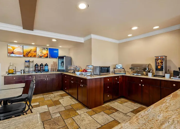 Comfort Inn & Suites Salinas City Center Area