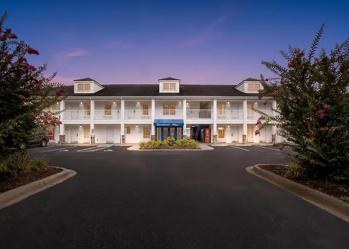 Baymont By Wyndham Forest City