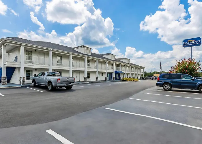 Baymont By Wyndham Forest City