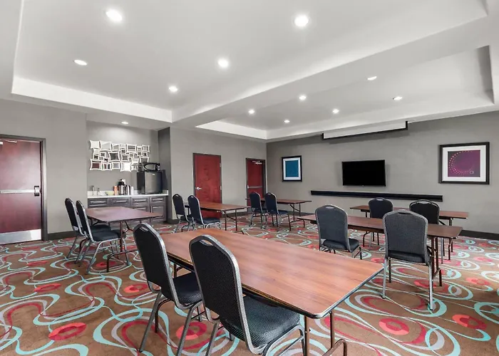 Quality Inn & Suites Pearsall