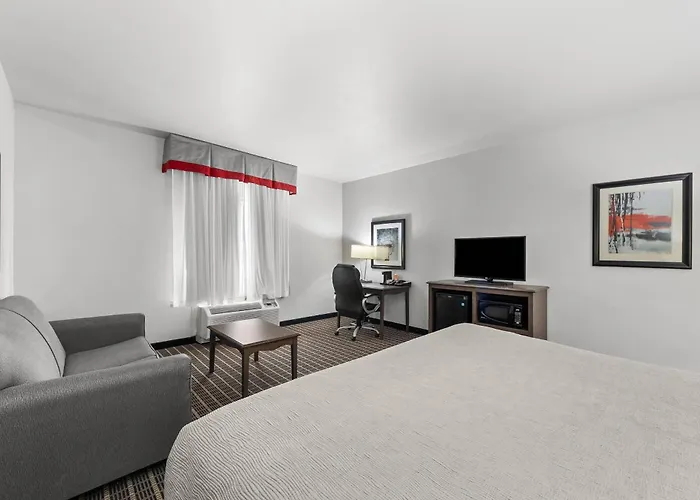 Quality Inn & Suites Pearsall