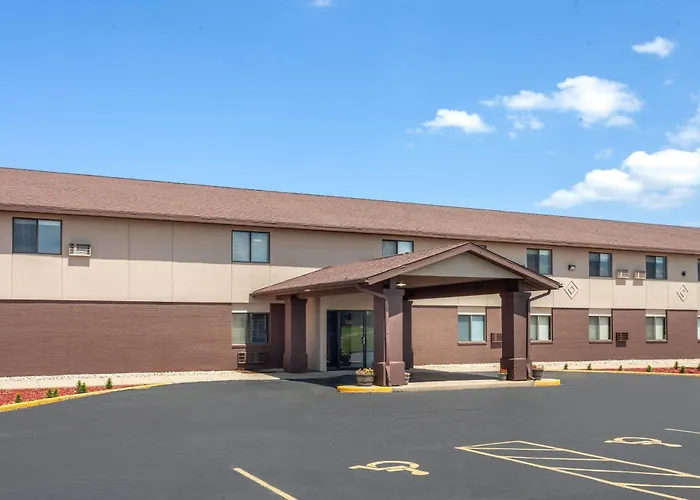 Baymont By Wyndham Oshkosh Airport