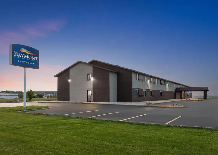 Baymont By Wyndham Oshkosh Airport