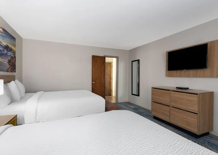 Days Inn And Suites By Wyndham Downtown Missoula-University