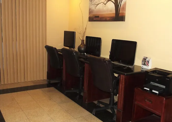 Best Western Plus Lake Front Hotel