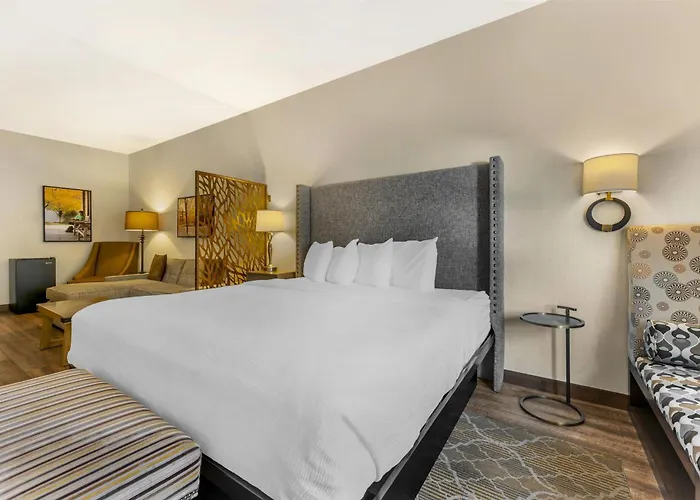 Best Western Plus Franciscan Square Inn & Suites Steubenville