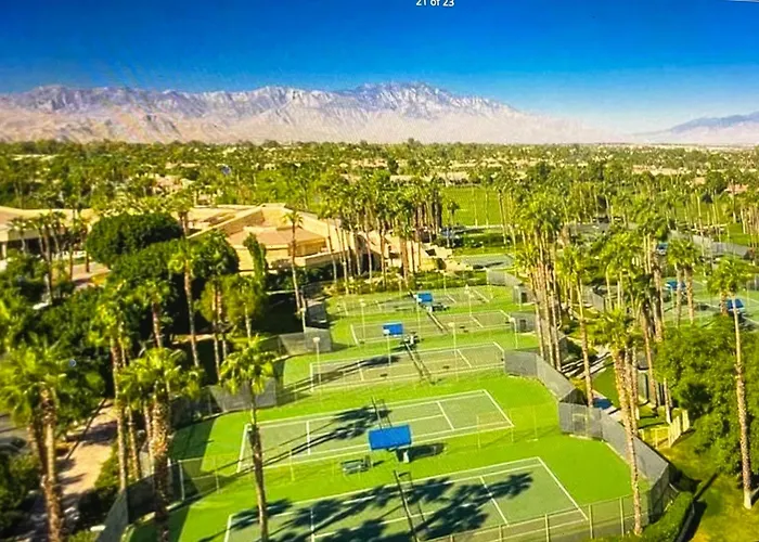 Palm Valley Country Club, Pickleball, Tennis, Gym, Clubhouse, Swimming Pools, Lux, Spac 2 Bdrms Den 2 Ba