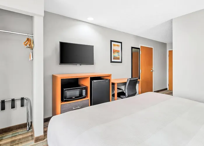 Quality Inn & Suites Bristol North