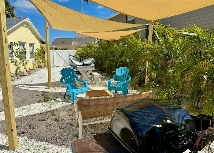 Sun-Drenched 1Br Apt - 5Min Walk To Beach