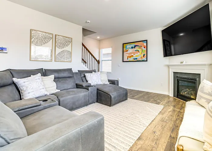 Pool Access, 2 Mi To Main St: Fountain Inn Home!