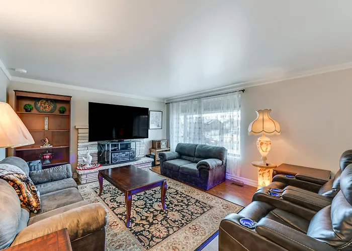 Bring A Pet: West Valley City House W/ Grill