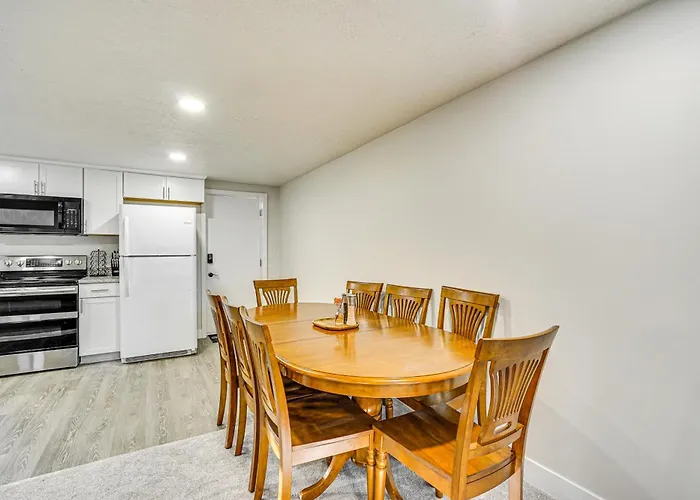 3 Mi To Valley Fair Mall: Salt Lake City Apt!