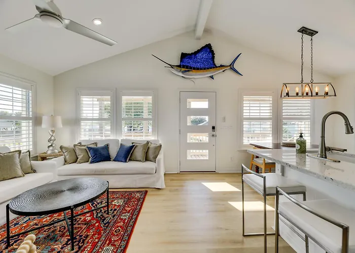 2 Mi To Beach + Fishing Pier: Gulf Coast Retreat