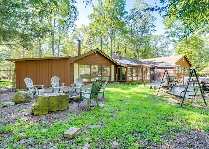 3 Mi To Slopes! Hot Tub Haven Near Lake Harmony