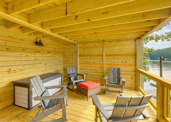 'Arcade Cove' - Renovated Lake Martin Home W/ Dock