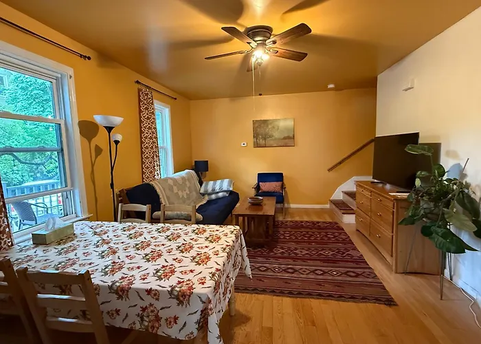 Beautiful 2-Bedroom, 2-Bath Townhouse