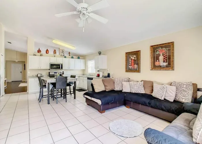 4Br Themed Home W Pool & Hot Tub