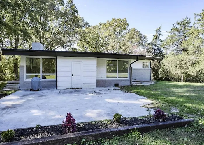 Gorgeous Renovated Home With Large & Private Lot