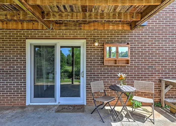 Romantic Garden Studio - 1Br - Indoor Fireplace