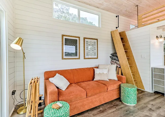 Updated Texas Tiny Home Rental On Lake Travis
