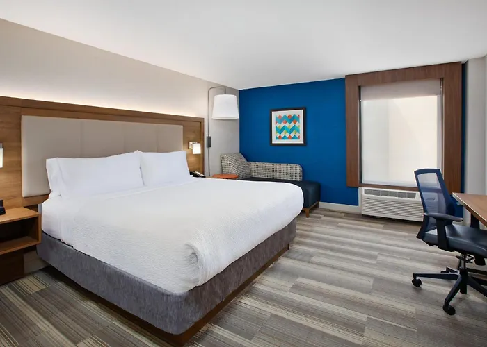 Holiday Inn Express Nashville-Downtown - Broadway By Ihg