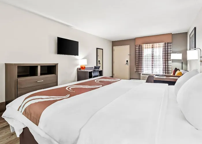 Quality Inn & Suites Near Robins Air Force Base