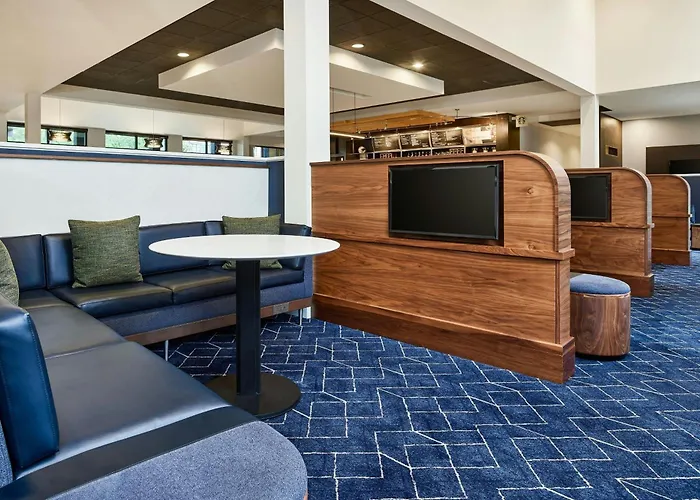 Courtyard By Marriott Boulder