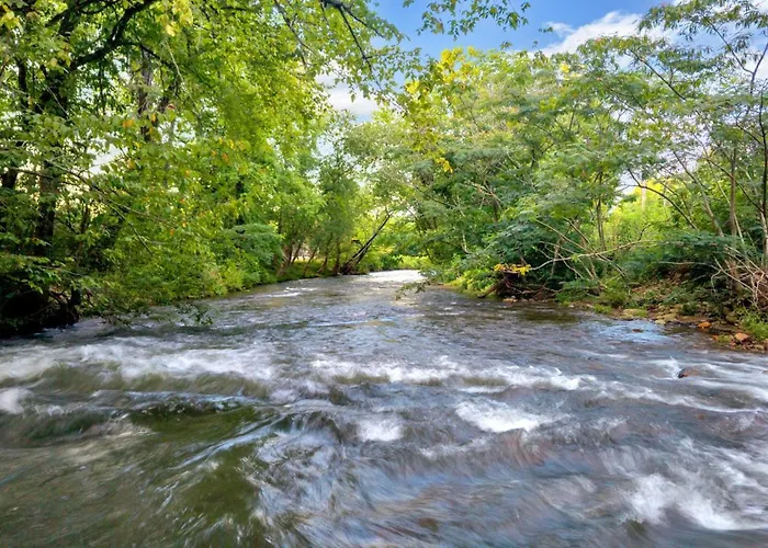 Creekwalk Inn Bed And Breakfast With Cabins