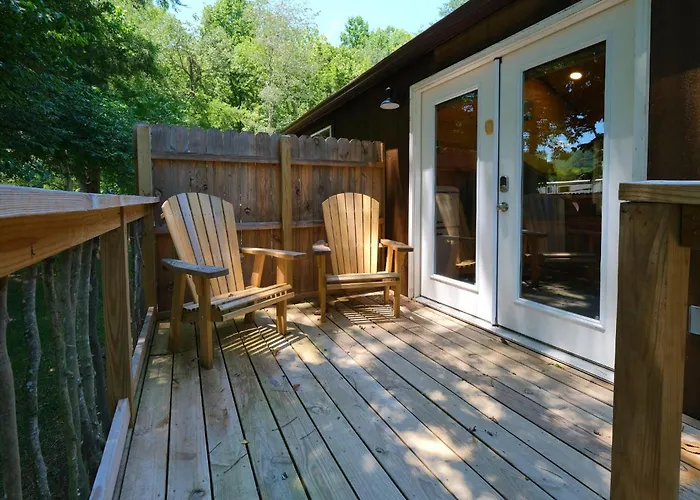 Creekwalk Inn Bed And Breakfast With Cabins