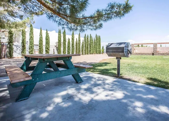 Days Inn By Wyndham Ridgecrest Near China Lake Naval Station